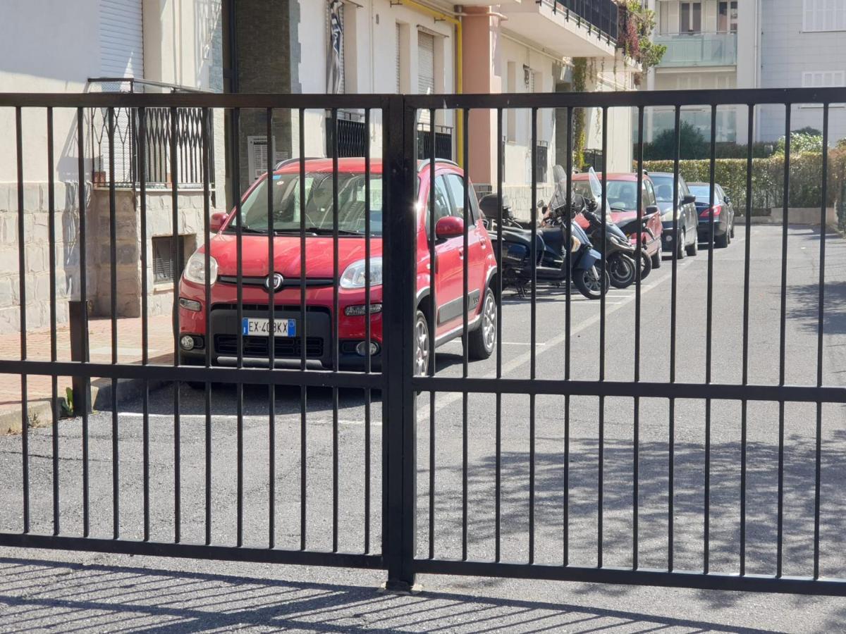Albenga Sul Mare Famiglie Ed Amici Fino 10 Posti 아파트 외부 사진