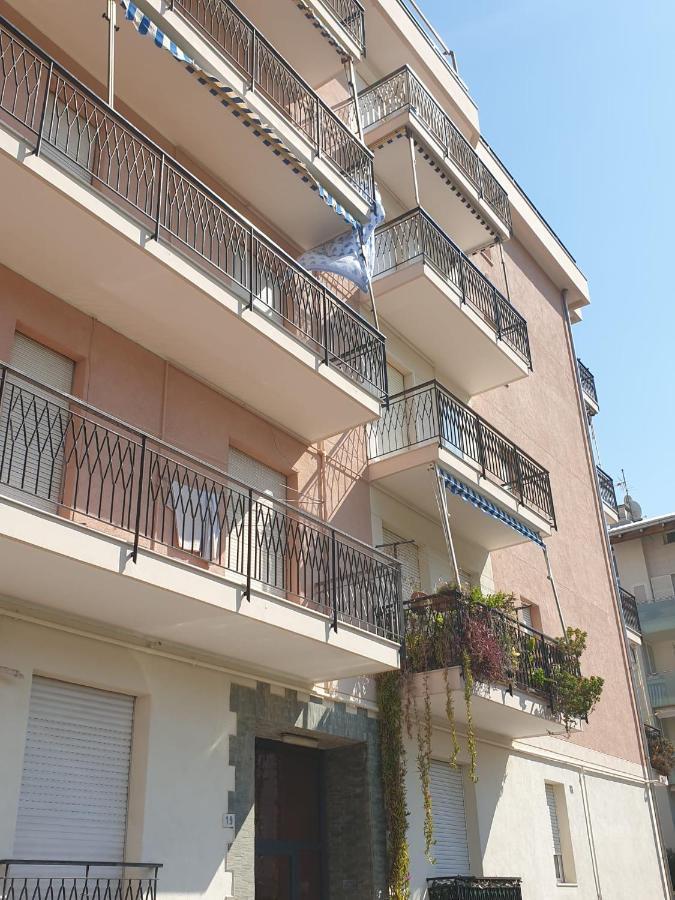 Albenga Sul Mare Famiglie Ed Amici Fino 10 Posti 아파트 외부 사진